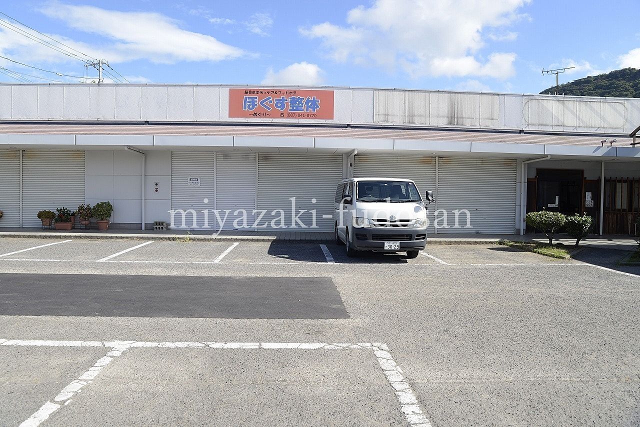 屋島西町・駐車場30台・お好み焼き店跡・すぐに入居できます！