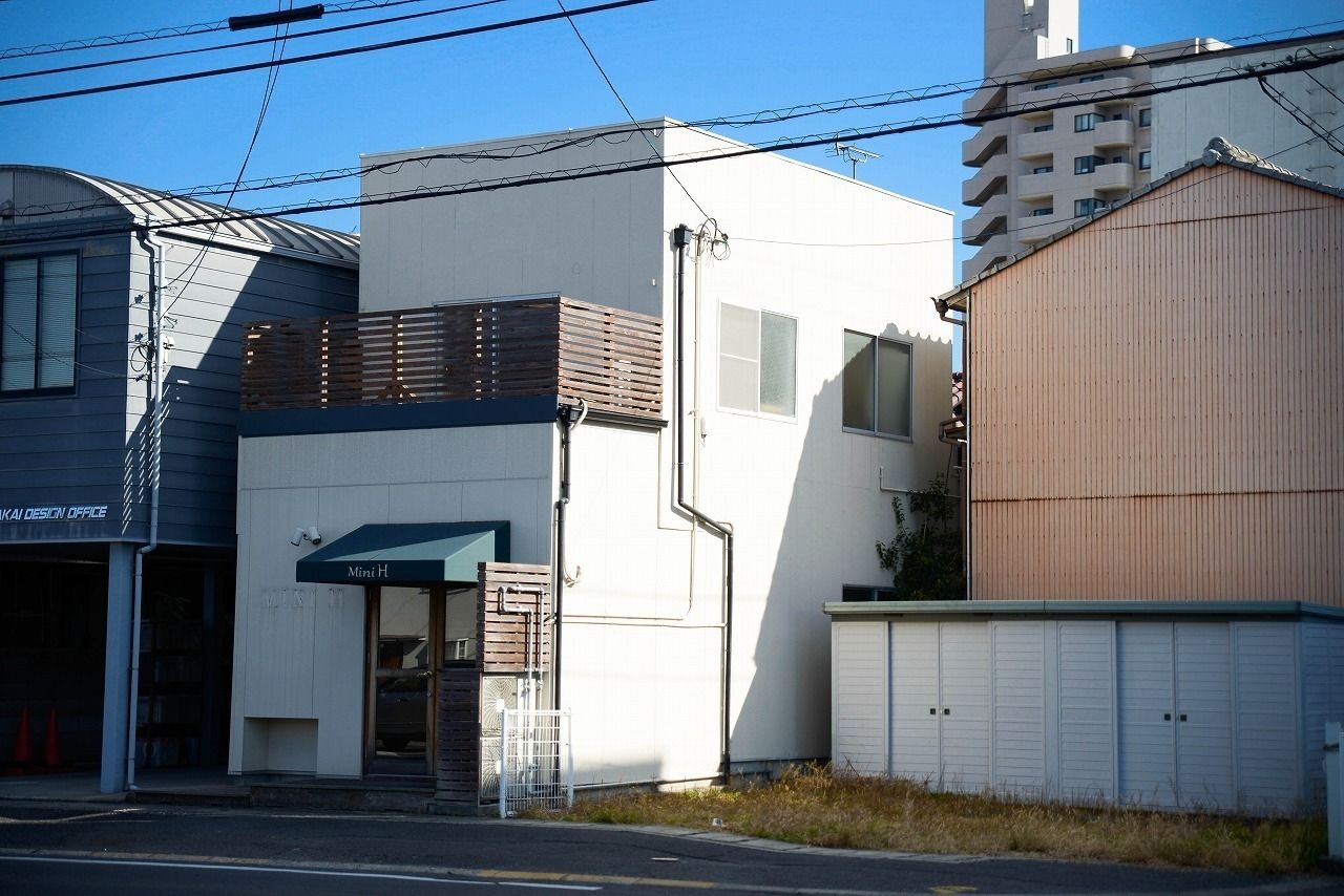 高松市上福岡町にある人気のレインボー通り沿い・パン屋さん跡！・すぐにお店が始められます！